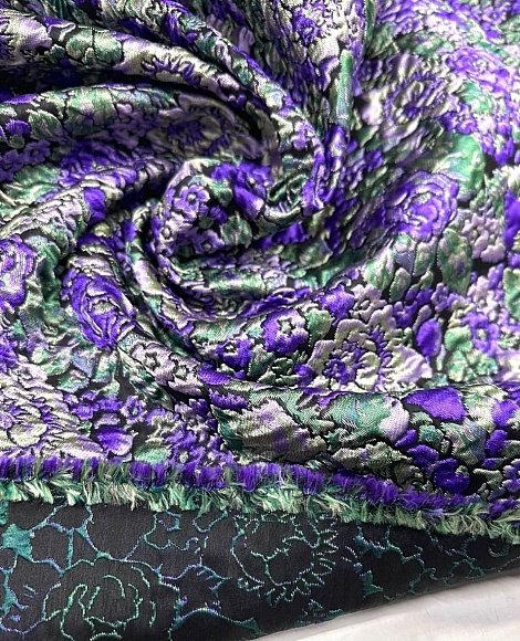 Жаккард фиолетовый цветок